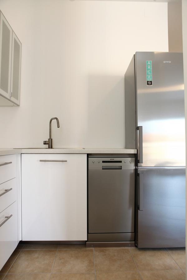 Charming San Simon Beach Apartment Jn Izola Bagian luar foto