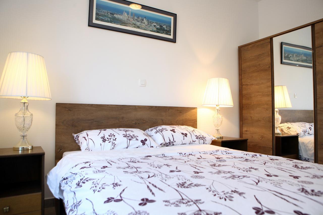 Charming San Simon Beach Apartment Jn Izola Bagian luar foto