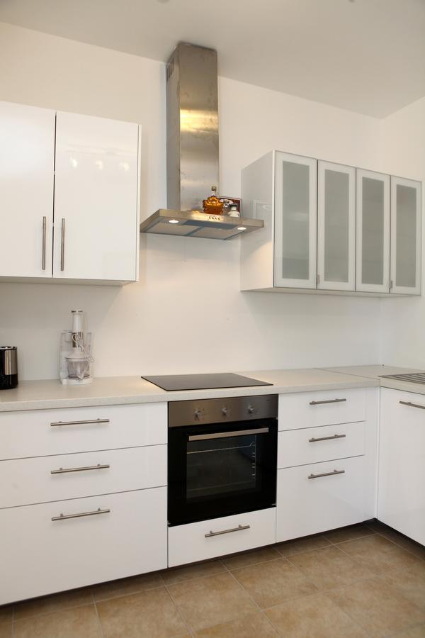 Charming San Simon Beach Apartment Jn Izola Bagian luar foto